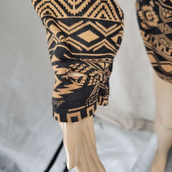 Kavu Skylar Cowl Neck Gold Black Southwestern Aztec Print Pullover - Picture 3 of 7